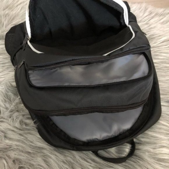 Under Armour Boy’s Storm Backpack -NWT - Picture 7 of 7